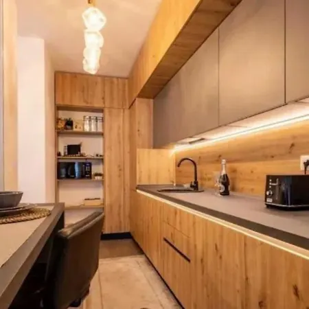 Wonderful 1 Bedroom Apartment *